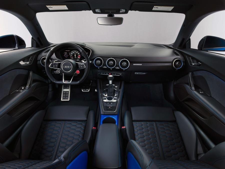 Торпедо Audi TT RS Coupe (8S) 2019 года  (WW) (фото 9 из 62)